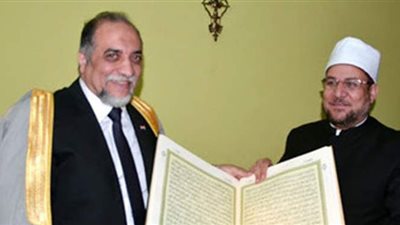 وزير الأوقاف وشيخ الطرق الصوفية يؤدون صلاة الجمعة في رحاب السيد البدوي بطنطا