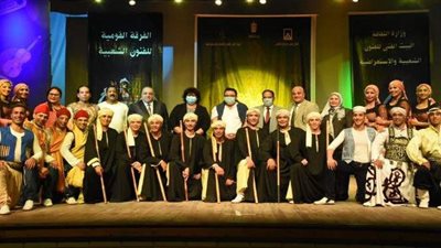 وزيرة الثقافة تشهد عرضًا للقومية للفنون الشعبية بالإسكندرية | صور
