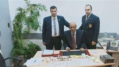 مخبأة داخل كرتونة.. ضبط أقراص مخدرة بحوزة راكب في مطار القاهرة