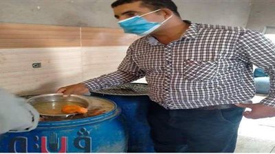 غلق وتشميع ٣ مصانع وإعدام ١.٥ طن حلويات بالشرقية