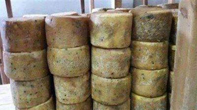 العثور على ٤ أطنان لحوم مجهولة المصدر بمطعم في العبور