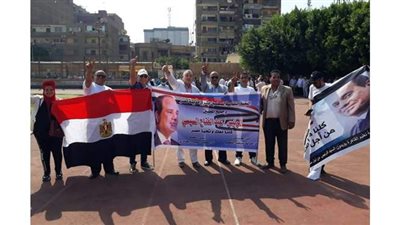 توافد المعلمين على المركز الرياضي بالعباسية لتأييد خطوات بناء مصر الحديثة