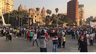 توافد مواطني المنصورة على النصب التذكاري للمشاركة في احتفالات نصر أكتوبر  | فيديو