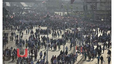 آلاف المواطنين يتوافدون على المنصة للاحتفال بذكرى نصر أكتوبر | فيديو وصور