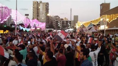 ميدان سيدى جابر يمتلئ بمئات المحتفلين بذكرى نصر أكتوبر | صور