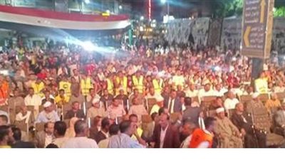 أهالي قنا يحتفلون بذكرى نصر أكتوبر في ميدان المحطة | فيديو