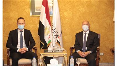 وزير النقل: توريد 1300 عربة سكة حديد جديدة من روسيا والمجر