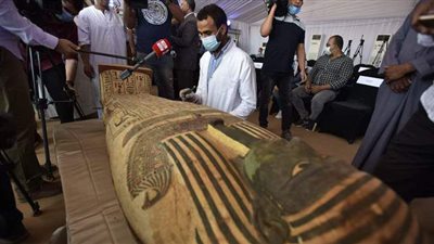 27 صورة ترصد اكتشاف 27 تابوتا أثريا مغلقا في سقارة