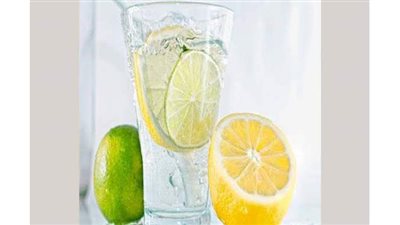 احذرى.. الإفراط فى تناول الماء بالليمون يسبب مخاطر عديدة