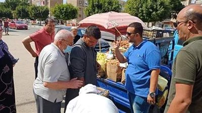 رئيس حي ثالث  بالإسماعيلية: إطلاق مبادرة لإنهاء مشاكل الباعة الجائلين