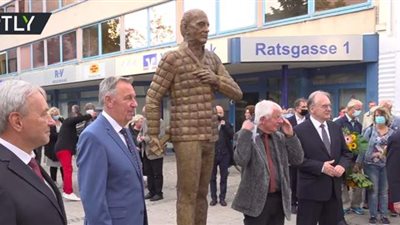 رفع الستار عن نصب تذكاري للزعيم السوفييتي السابق جورباتشوف في ألمانيا | فيديو