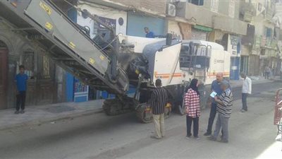 استعدادا للعام الدراسي.. تهذيب الأشجار وحملات نظافة لشوارع وميادين أسيوط | صور