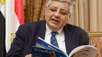 مستشار الرئيس للصحة: كورونا ما زال موجودًا في مصر.. التهاون في التعامل مع الفيروس 