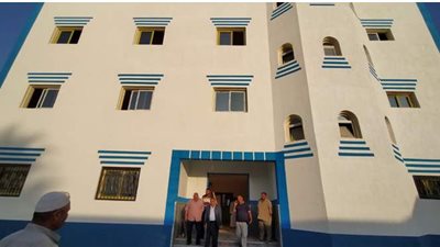 افتتاح المبنى الإداري و٣٠ محلاً تجارياً  للوحدة المحلية في بطورس بالبحيرة