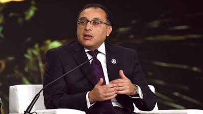 رئيس الوزراء يلتقى وزيرة الصناعة لمتابعة موقف المجمعات الصناعية