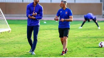 مران قوي لرباعي حراسة المرمى بالأهلي