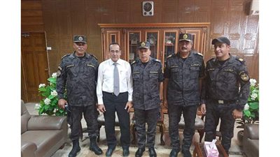 قيادات الأمن المركزى تهنئ محافظ شمال سيناء بذكرى انتصارات أكتوبر
