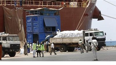 محتجون يغلقون ميناء بورتسودان تعبيرا عن رفض اتفاق الحكومة والمسلحين
