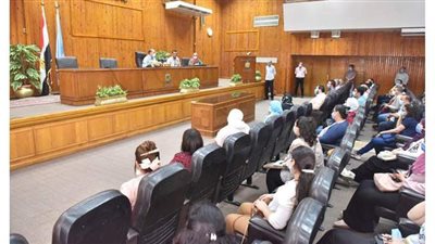 إضافة  ٢٠ قاعة رياض أطفال جديدة بمدارس أسيوط لاستيعاب الأعداد