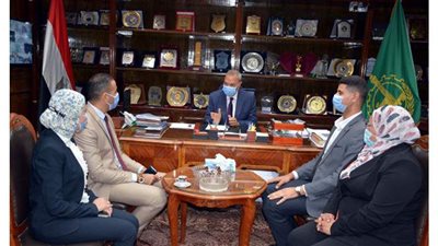 محافظ القليوبية يستقبل وفدا من متدربي البرنامج الرئاسي
