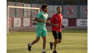 أجايي والشيخ يكتفيان بجلسة في «الجيم»