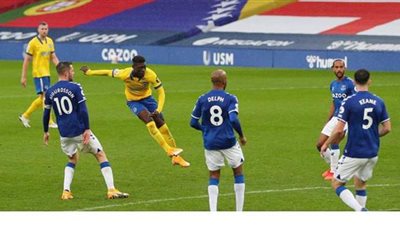 إيفرتون يفوز على برايتون 2/4 ويتصدر الدوري الإنجليزي