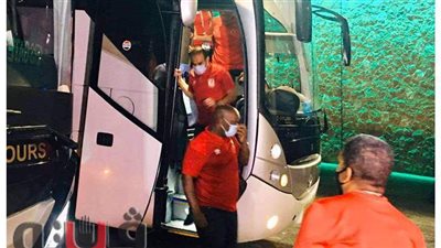 الأهلي يصل استاد القاهرة لمواجهة المقاولون