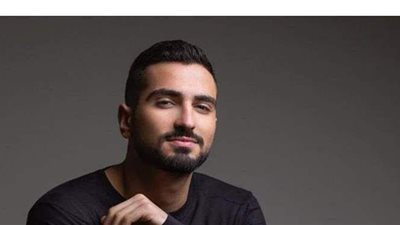 محمد الشرنوبي يشوق جمهوره لعمل فني جديد