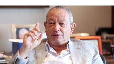 نجيب ساويرس يحتفي بتقدم أستون فيلا على ليفربول .. ويدعم محمد صلاح