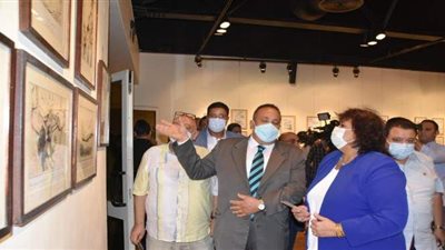 وزيرة الثقافة تفتتح معرض 