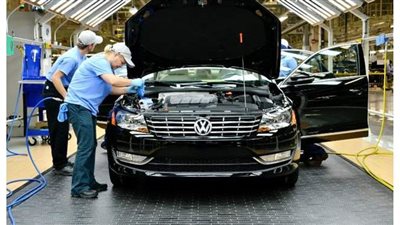 فولكس فاجن تعتزم استثمار 33 مليار يورو في قطاع السيارات الكهربائية بحلول 2024