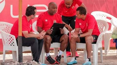 «موسيماني» يجتمع مع «قمصان» في المران الصباحي