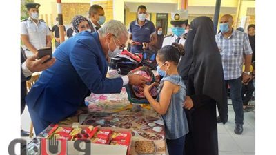 مدير أمن كفر الشيخ يوزع حقائب ومستلزمات المدارس على ذوي الاحتياجات  الخاصة | صور