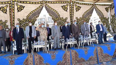 محافظ المنيا يتفقد طابور عرض المعدات والمركبات للتعامل مع الأزمات والطوارئ