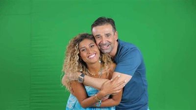 كريم عبد العزيز ودينا الشربينى فى كواليس تصوير أفيش 