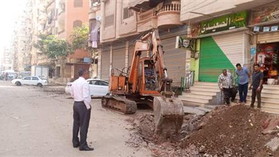 رئيس حى غرب المنصورة يتفقد أعمال الرصف المدرجة بالخطة الاستثمارية لعام ٢٠٢٠ / ٢٠٢١