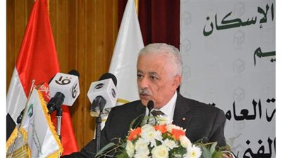 وزير التعليم يشهد حفل تكريم بنك التعمير والإسكان لأوائل الثانوية والدبلومات الفنية