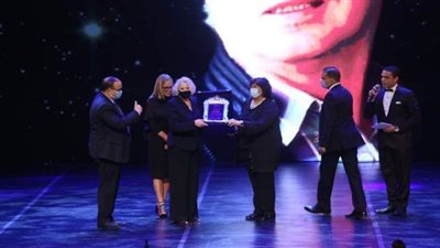 وزيرة الثقافة تكرم  فريدة فهمي وشيرين رضا في احتفالية 