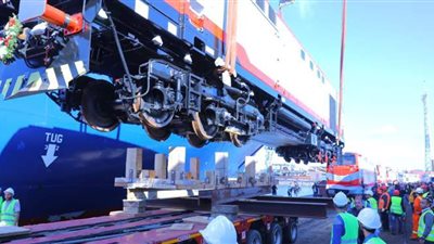 طوارئ بورش السكك الحديدية لاستقبال الدفعة الأخيرة من جرارات القطارات