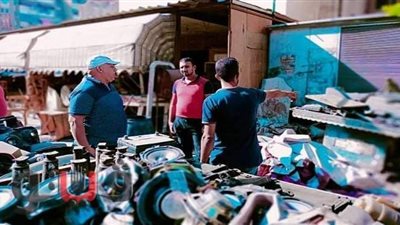 حي ضواحي بورسعيد يشدد على إزالة المخلفات | صور