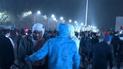 محتجون يقتحمون مبنى الرئاسة والبرلمان في قرغيزستان | فيديو