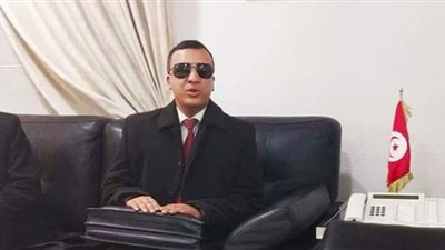 تمرد على القرارات.. رئيس الحكومة التونسية يقيل وزير الثقافة