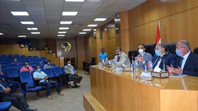 محافظ المنيا يتابع الموقف التنفيذي لتطوير مدينة العمال