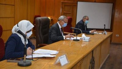 محافظ القليوبية يعقد اجتماعا لمتابعة موقف المتغيرات المكانية