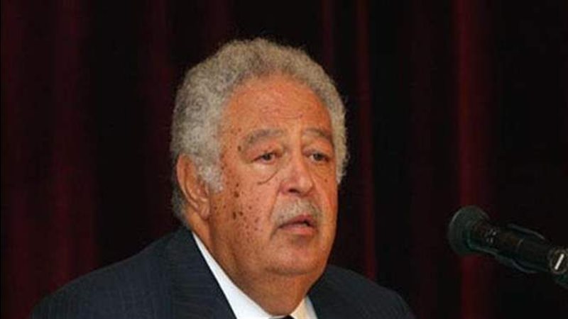  رجائي عطية، نقيب