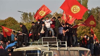 بعد اقتحام المتظاهرين للبرلمان ومقرات الرئاسة.. ما الذي يحدث في قرغيزستان؟