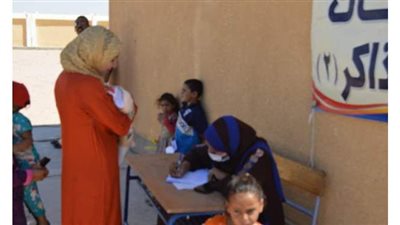 قوافل حياة كريمة توقع الكشف الطبي على 900 مواطن بالوادى الجديد