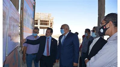 الزملوط يتفقد منشآت جامعة الوادى الجديد بتكلفة ١٦٢ مليون جنيه