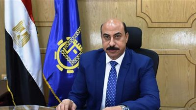 محافظ أسوان: التنسيق مع السكك الحديدية لتشغيل رحلات إضافية لتوفير التذاكر