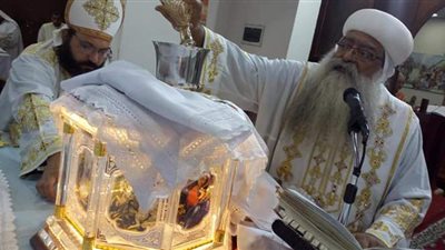 أسقف دشنا يترأس قداس السيدة العذراء بالرحمانية في قنا | صور